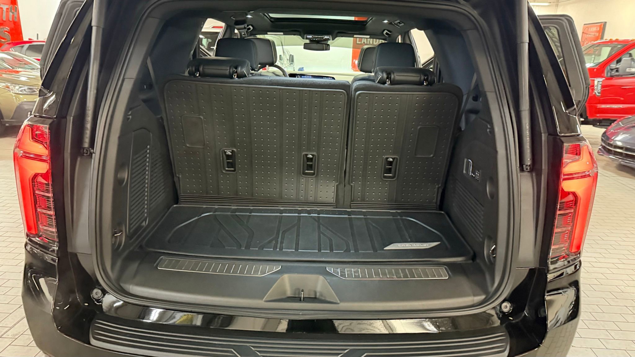 Used 2026 Chevrolet Tahoe Premier w/ Sun And Tow Package image 39