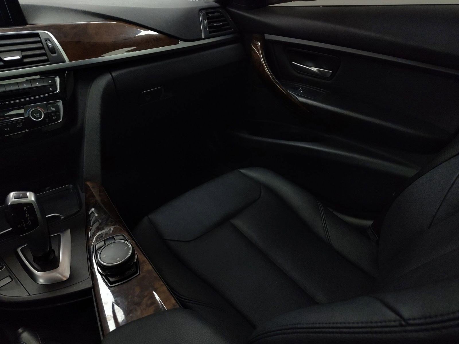 Used 2017 BMW 320i xDrive Sedan image 27