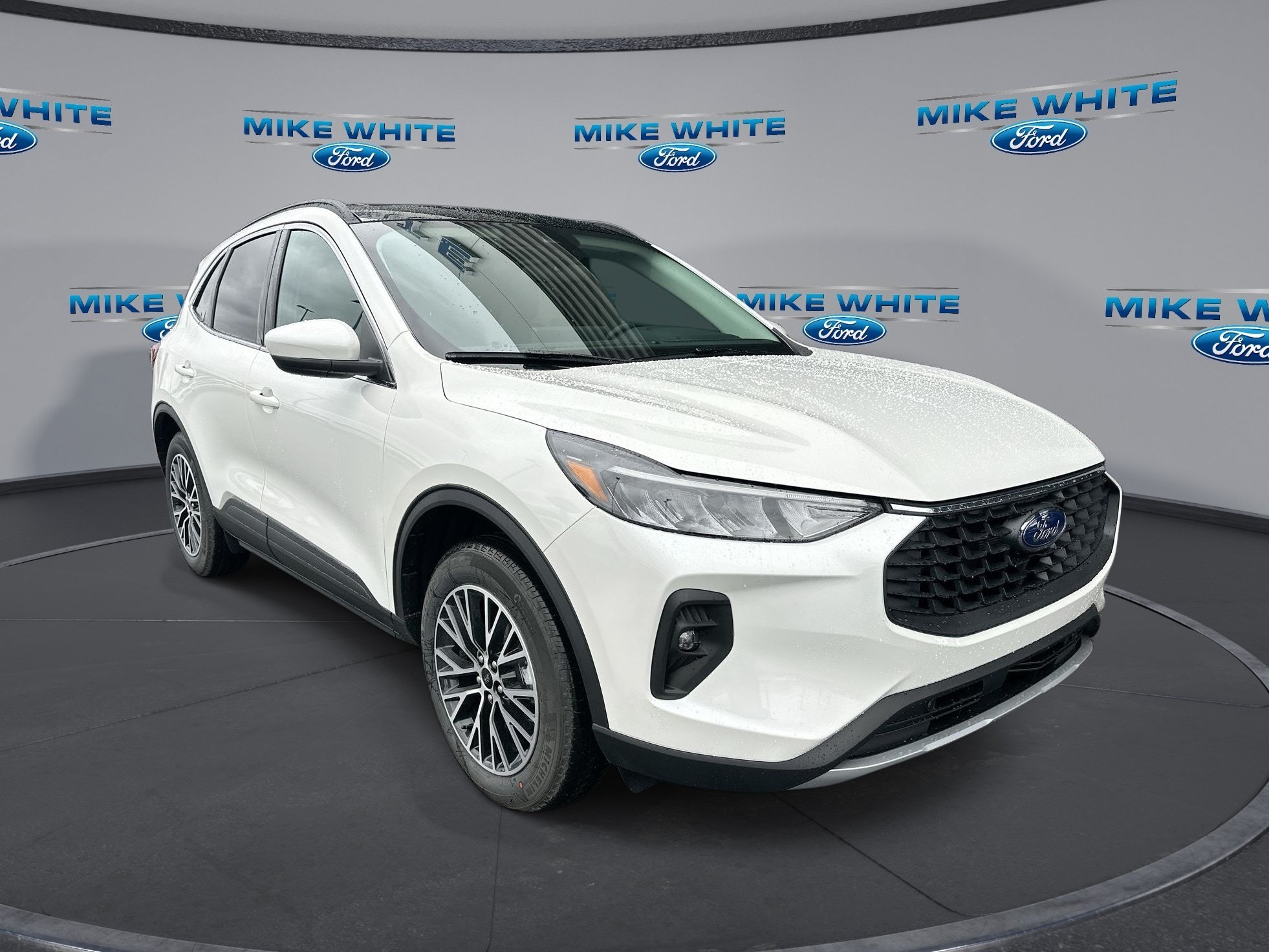 New 2025 Ford Escape SE