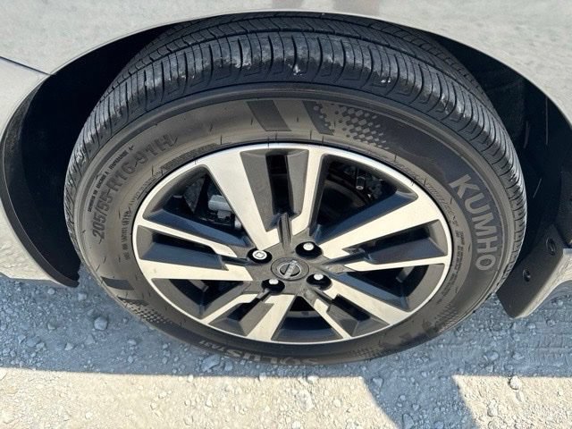 Used 2025 Nissan Versa S w/ S Plus Package FWD image 8
