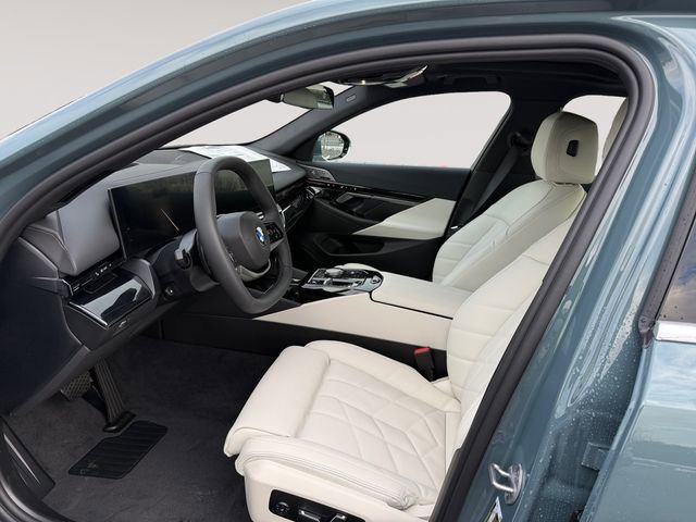 New 2026 BMW 530i xDrive image 9