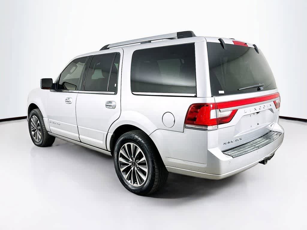 Used 2016 Lincoln Navigator Select image 4
