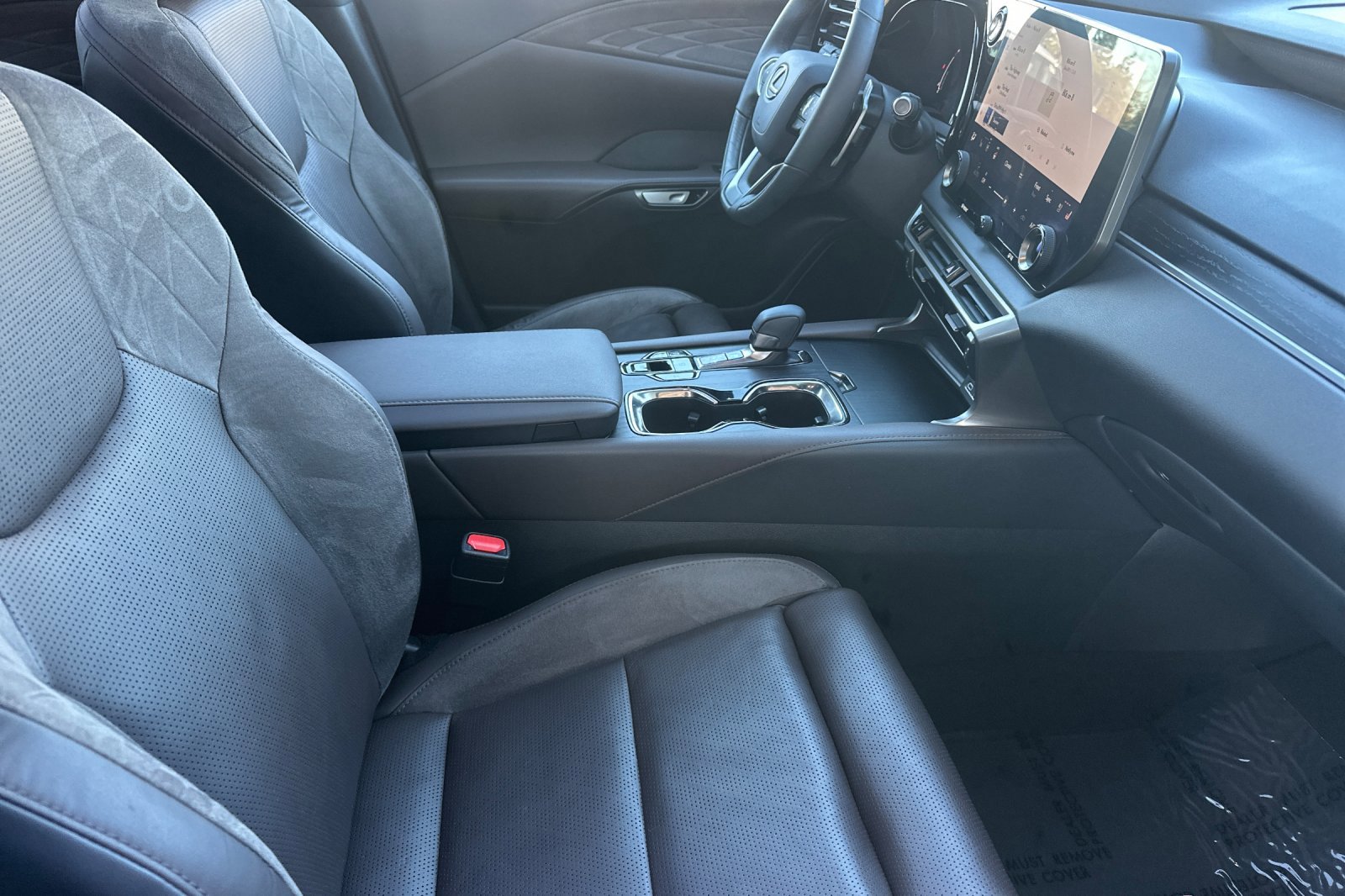 Used 2023 Lexus RX 350h image 16