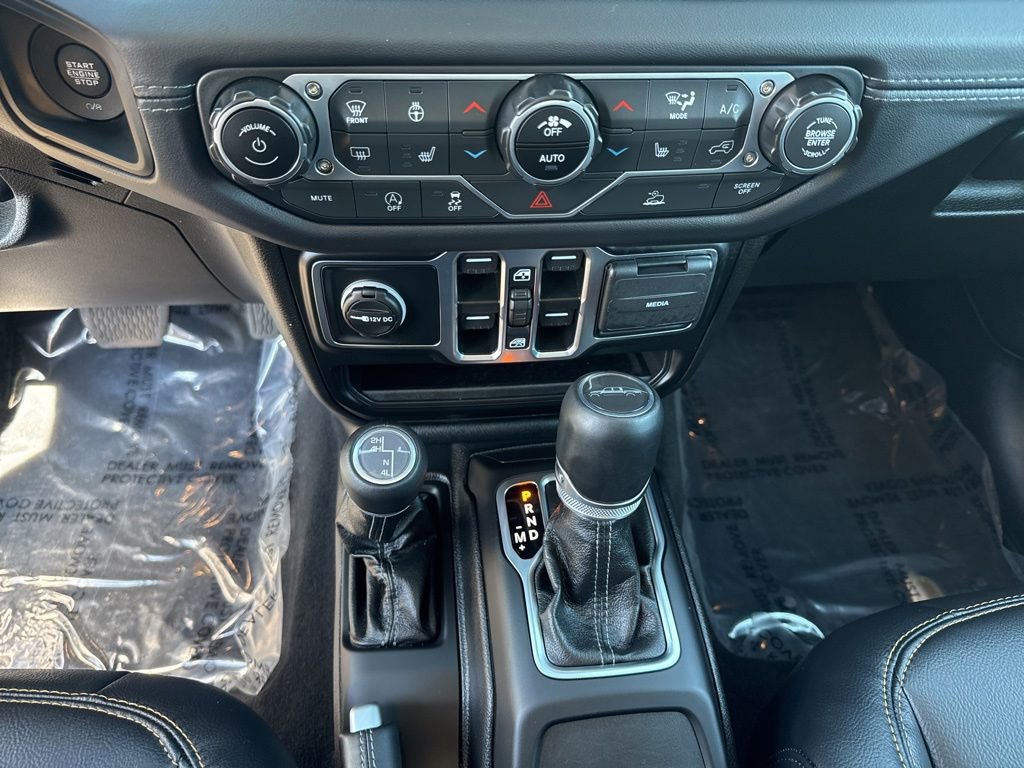 Used 2025 Jeep Gladiator Sport AWD/4WD image 14