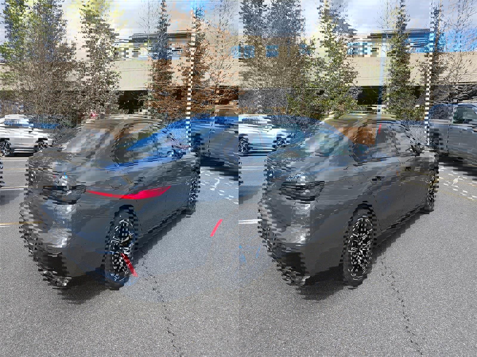 New 2026 BMW 760i xDrive w/ Executive Package image 3