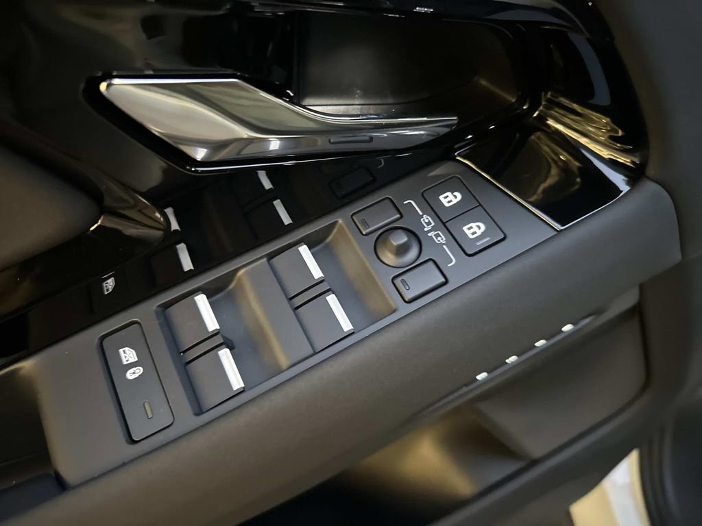 New 2026 Land Rover Range Rover Evoque S image 10