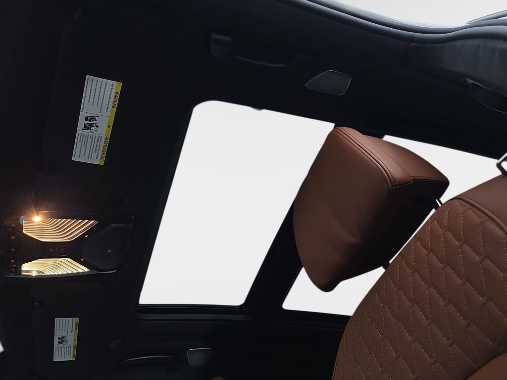 New 2026 BMW X7 M60i image 30