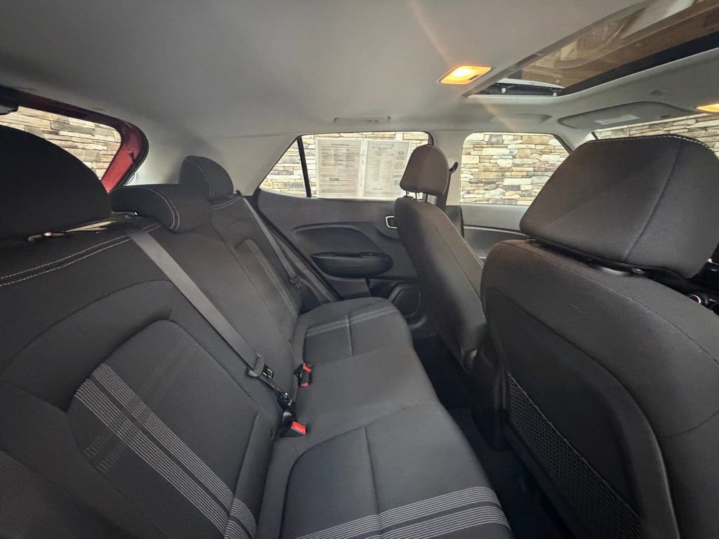 Certified 2023 Hyundai Venue SEL image 28
