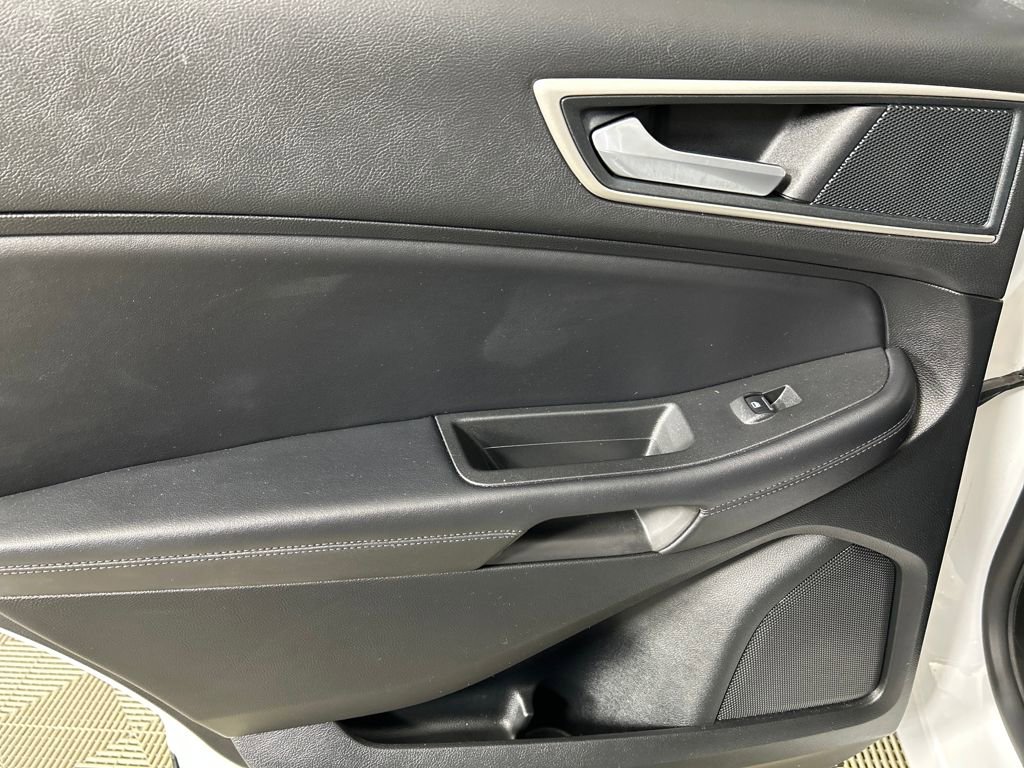 Used 2024 Ford Edge SEL image 16