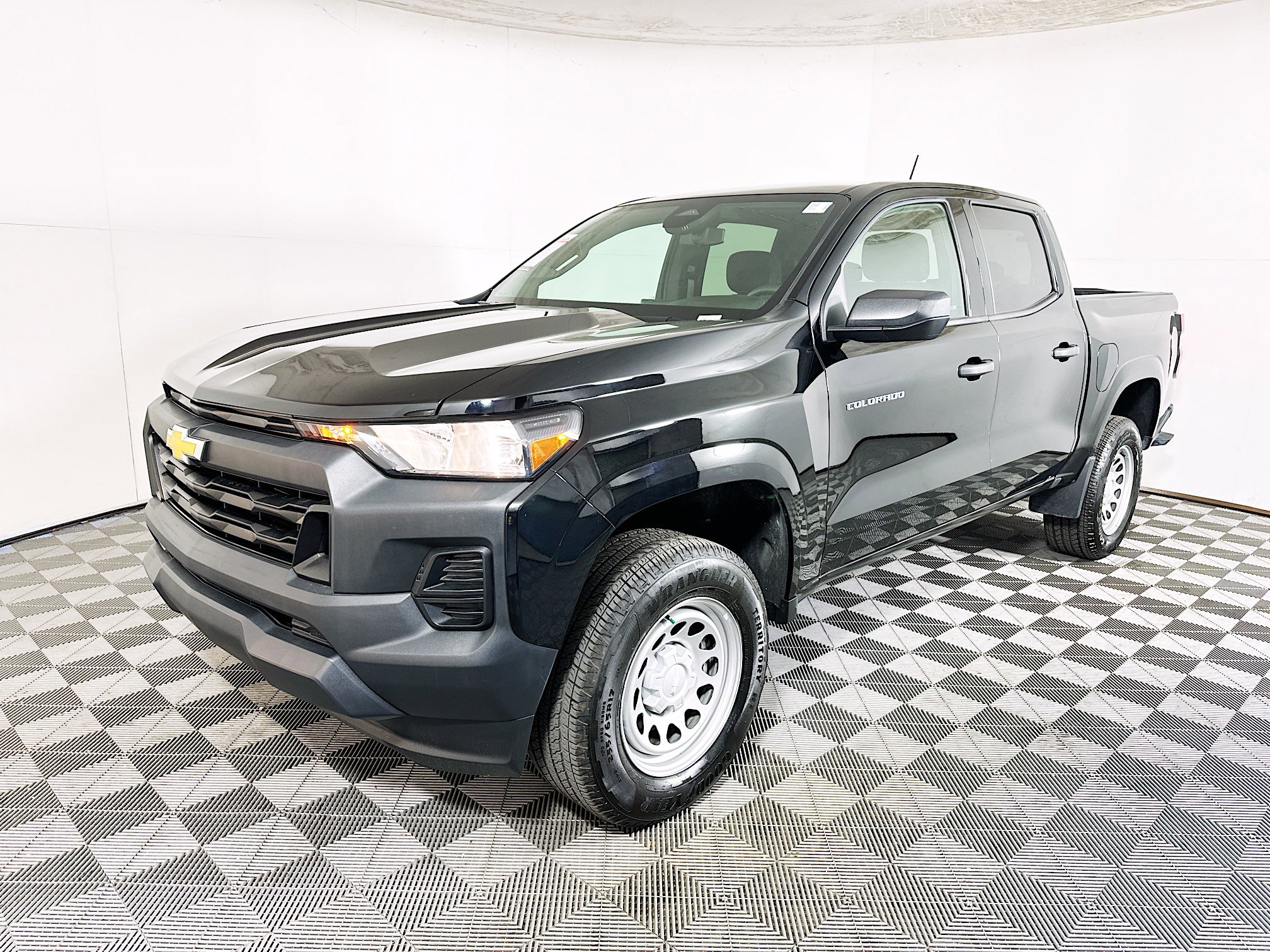 Used 2024 Chevrolet Colorado W/T image 7