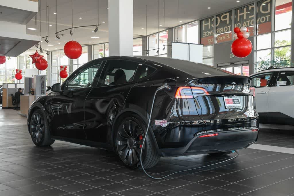 Used 2025 Tesla Model Y Performance AWD/4WD image 8