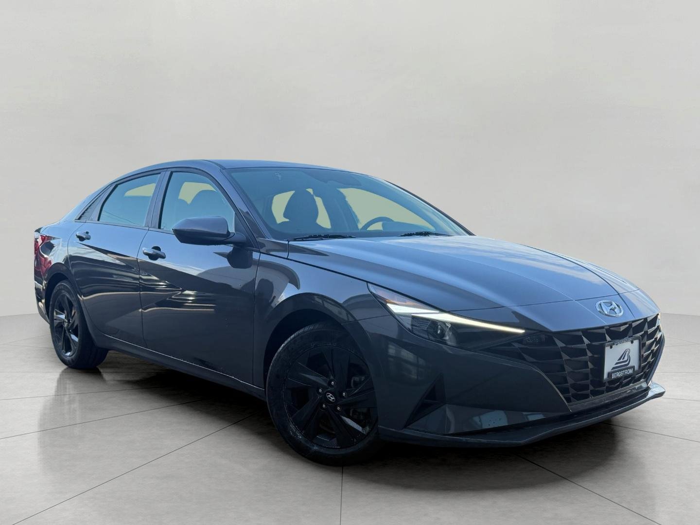 Used 2023 Hyundai Elantra SEL w/ Cargo Package image 1