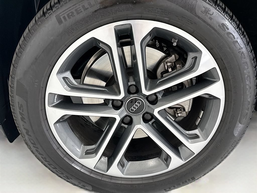 Certified 2025 Audi Q5 Premium w/ Premium Plus AWD/4WD image 29