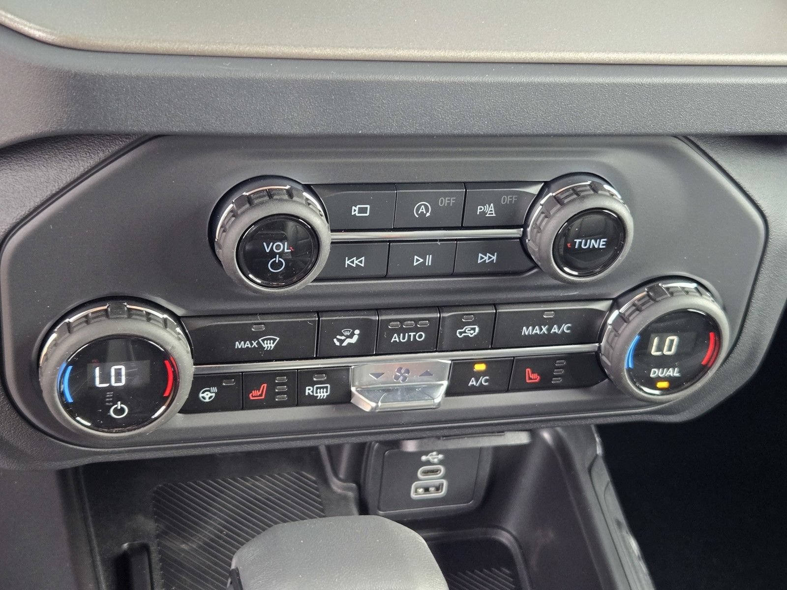 New 2026 Ford Bronco Outer Banks AWD/4WD image 10