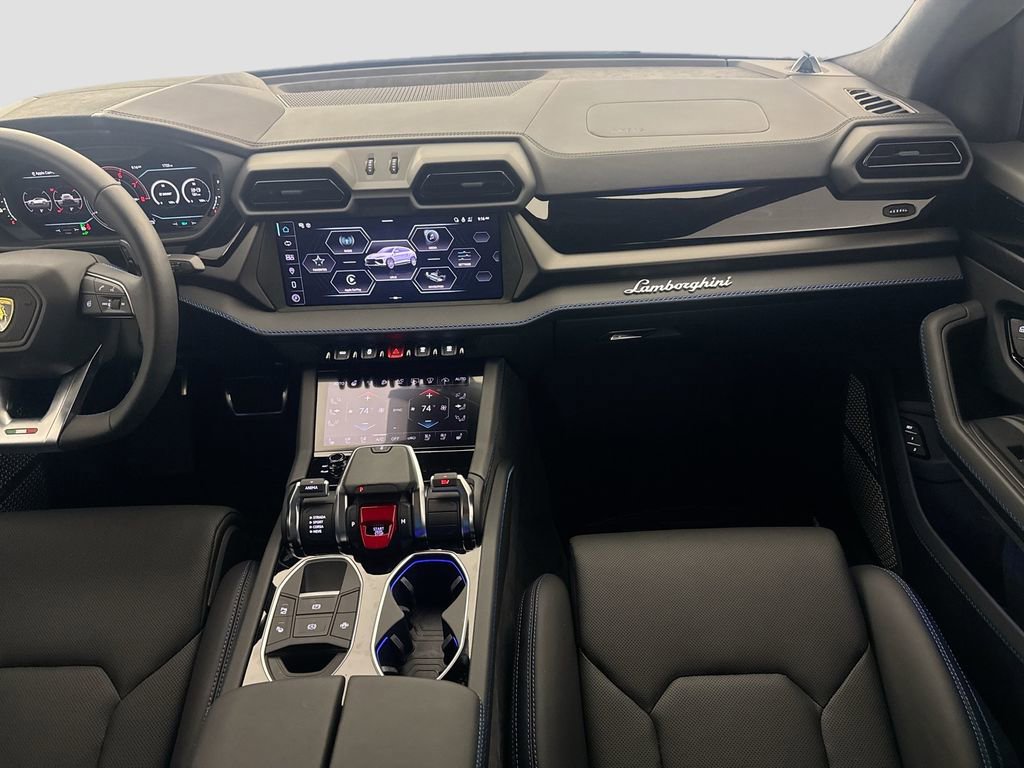Used 2025 Lamborghini Urus SE image 25