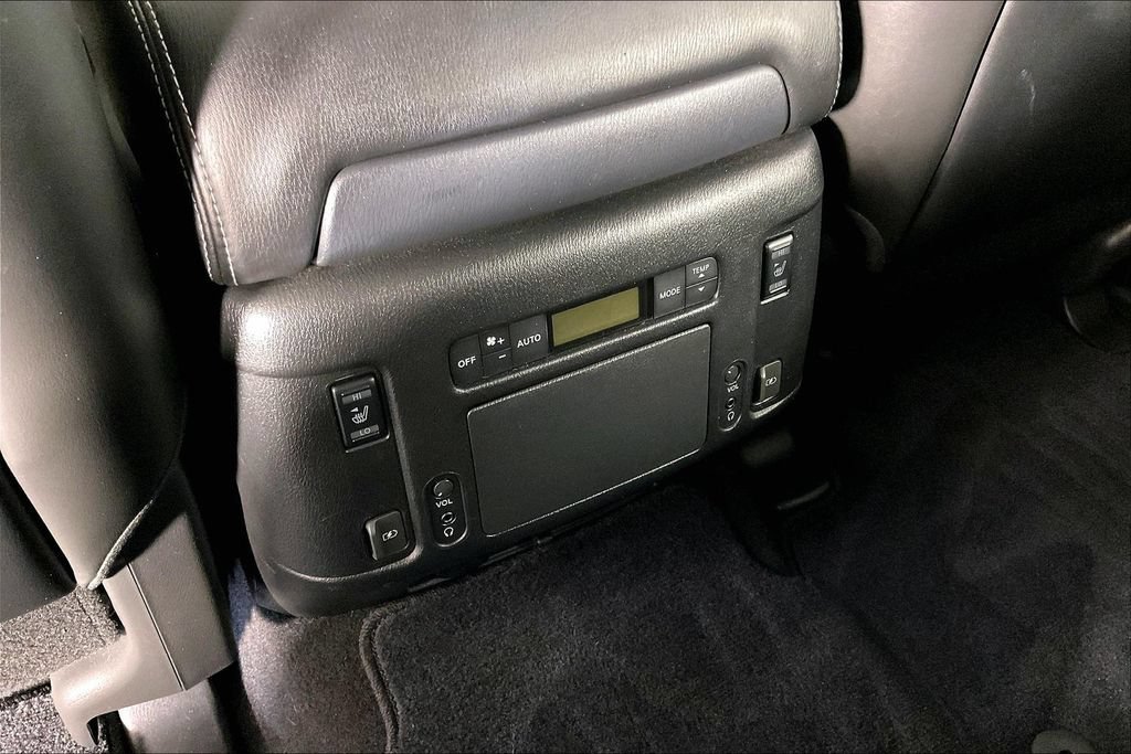 Used 2019 Nissan Armada Platinum w/ Captain's Chairs Package RWD image 30