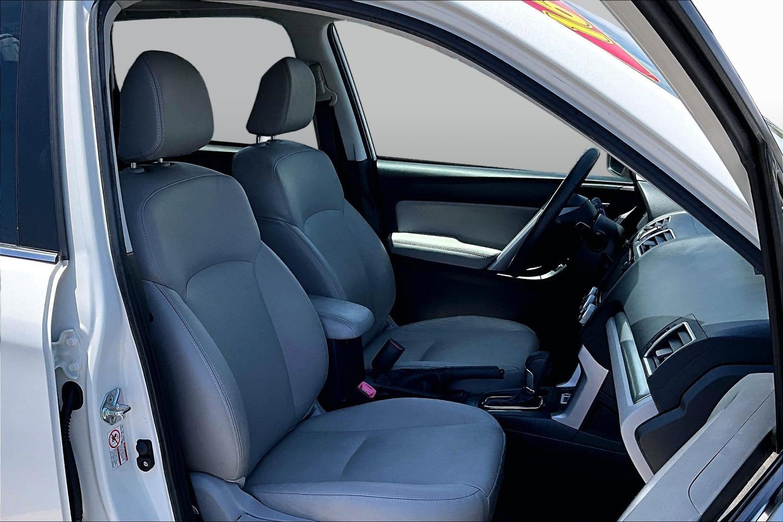 Used 2016 Subaru Forester 2.5i Touring w/ Eyesight & Navigation System AWD/4WD image 6