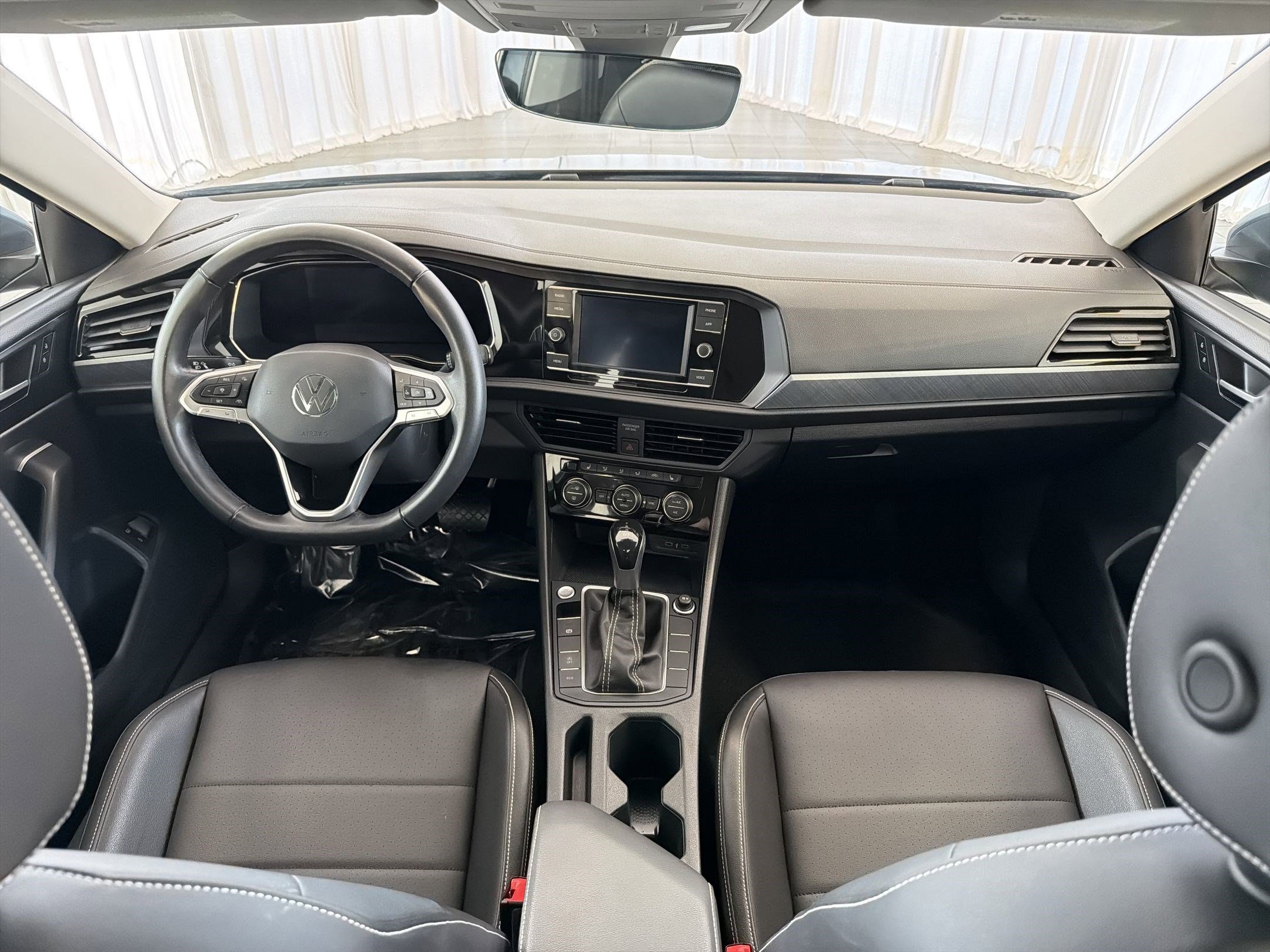 Used 2023 Volkswagen Jetta SE image 17