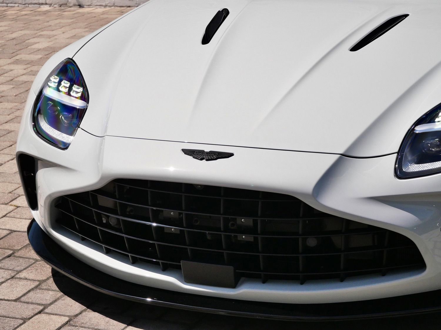 New 2026 Aston Martin V8 Vantage S RWD image 16