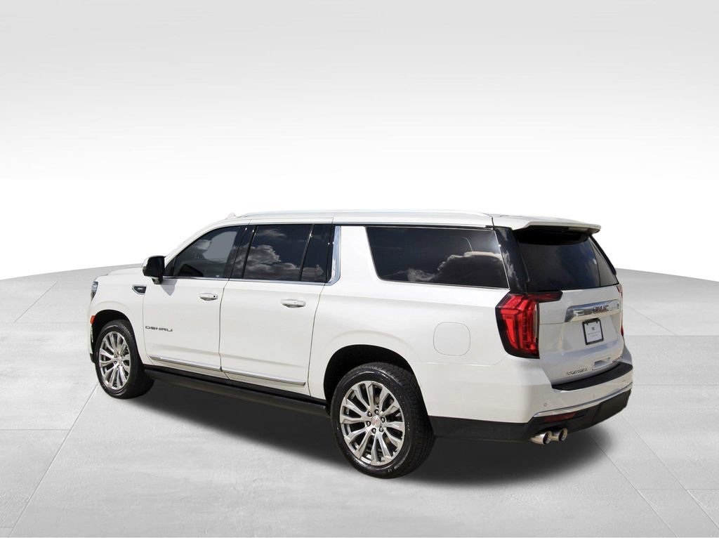 Used 2023 GMC Yukon XL Denali image 3