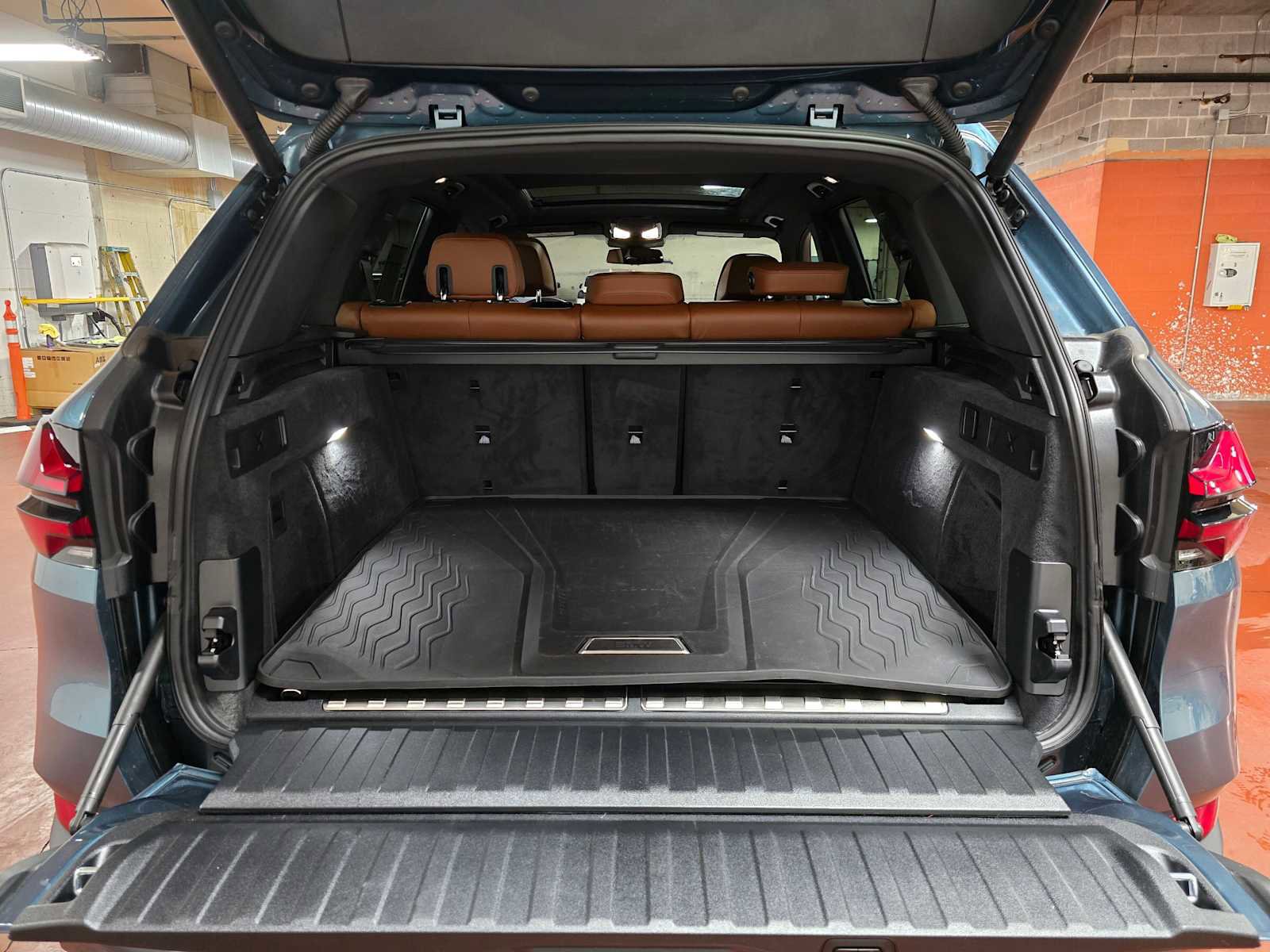 Used 2026 BMW X5 xDrive50e image 14