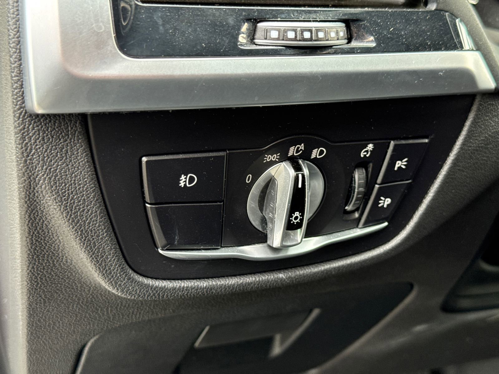 Used 2019 BMW X3 sDrive30i w/ Convenience Package RWD image 17