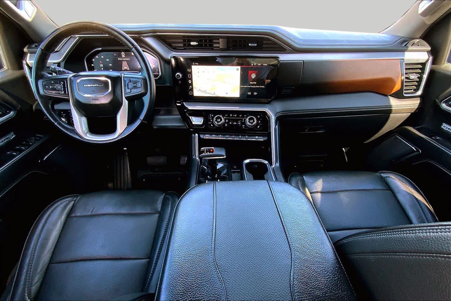 Used 2023 GMC Sierra 1500 Denali AWD/4WD image 14