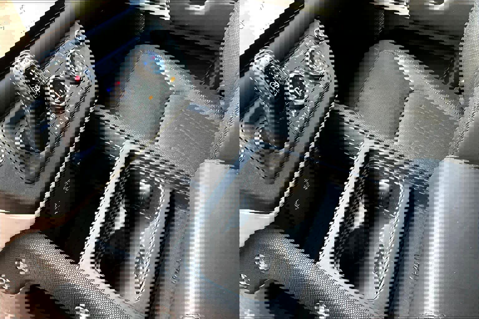 Used 2022 Land Rover Defender 110 X-Dynamic HSE image 16