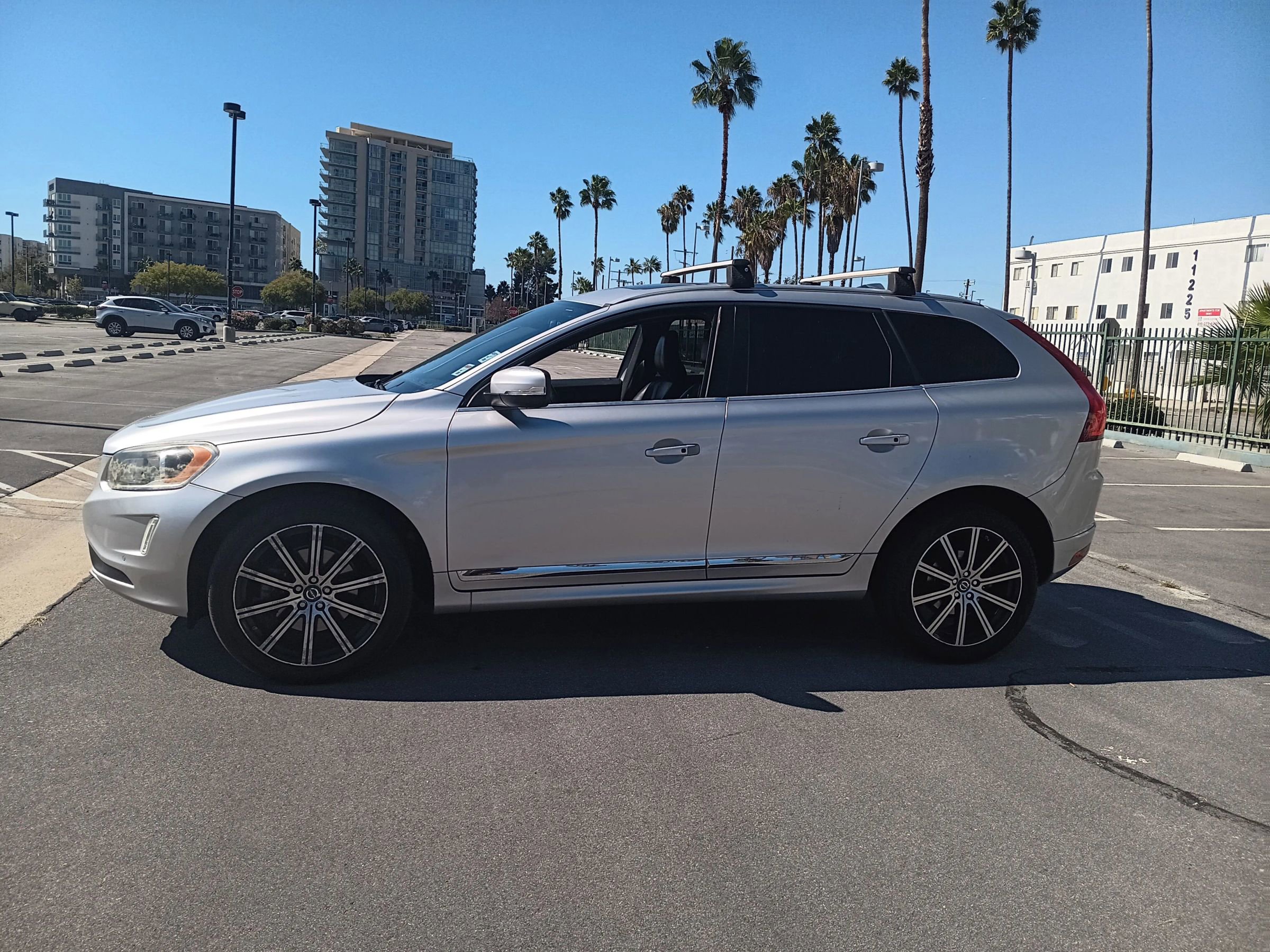 Used 2015 Volvo XC60 T6 image 5