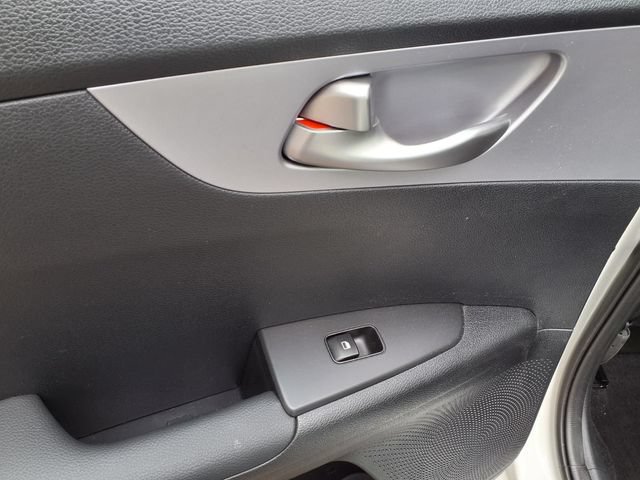 Used 2024 Kia Forte LXS w/ LXS Technology Package FWD image 19