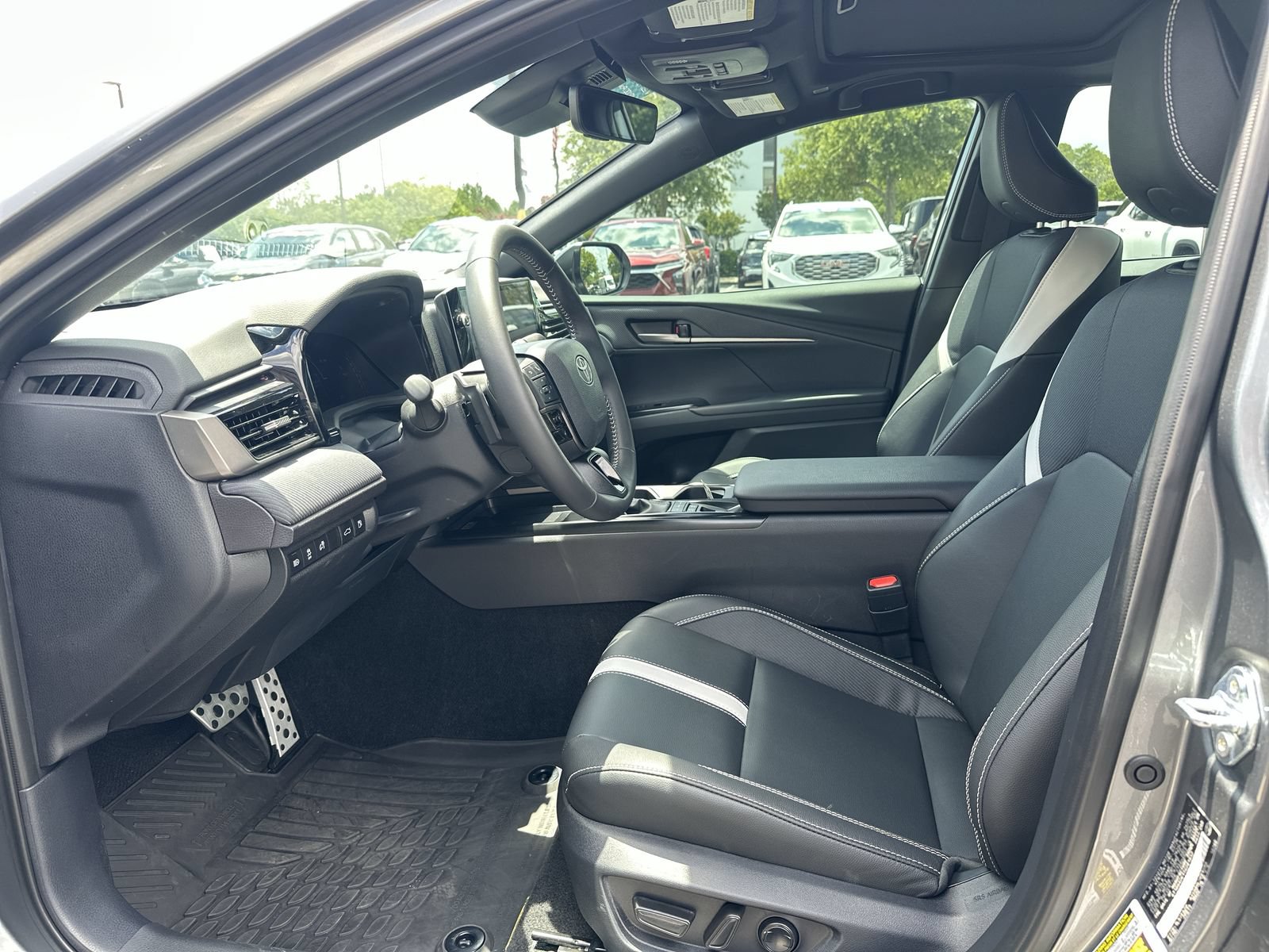 Used 2026 Toyota Camry SE w/ Multimedia Upgrade Package FWD image 16