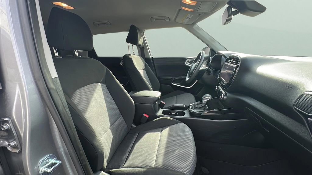 Used 2023 Kia Soul S image 16