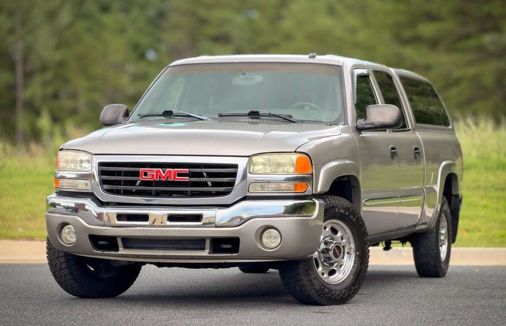 Used 2003 GMC Sierra 1500 SLT w/ SLT Preferred Equipment Group AWD/4WD image 1