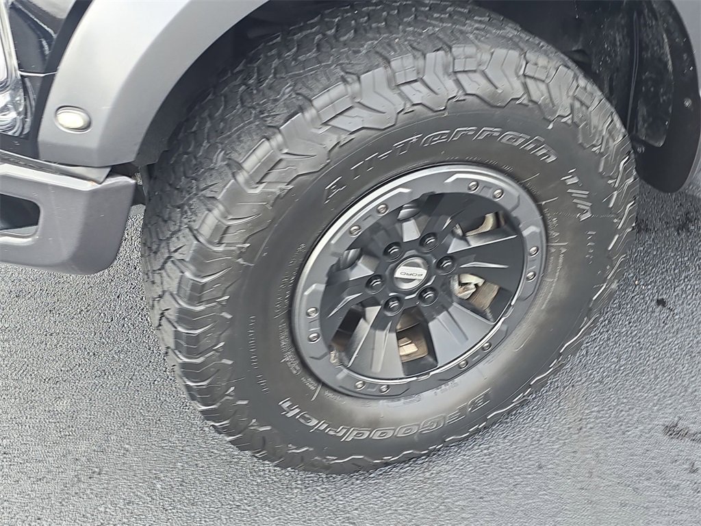 Used 2018 Ford F150 Raptor w/ Equipment Group 802A Luxury image 15