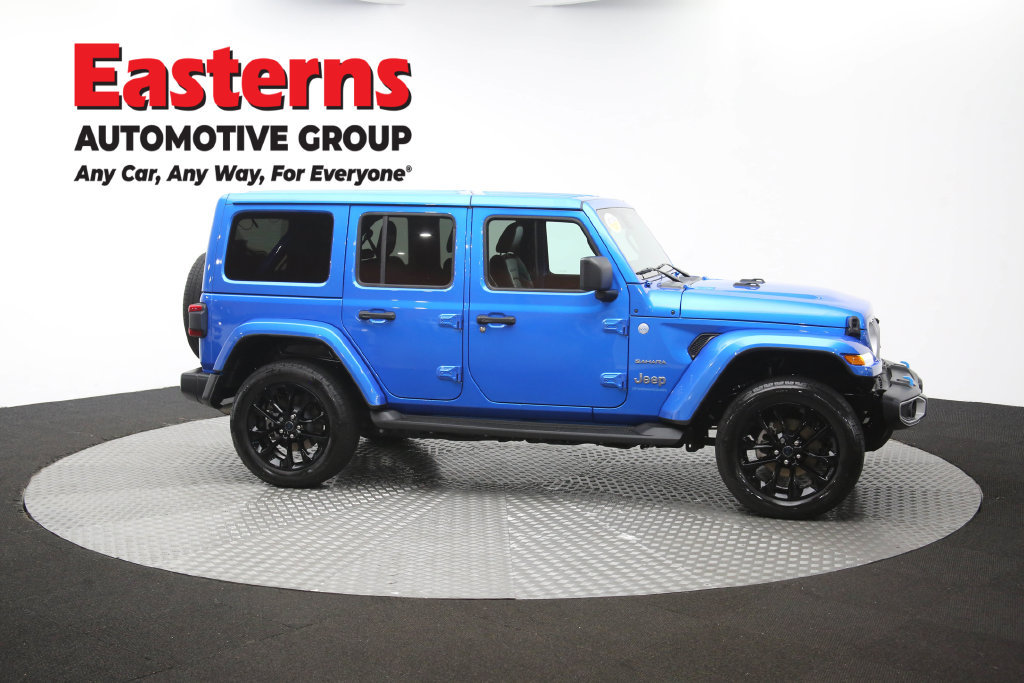 Used 2024 Jeep Wrangler Unlimited Sahara w/ Technology Group AWD/4WD image 48