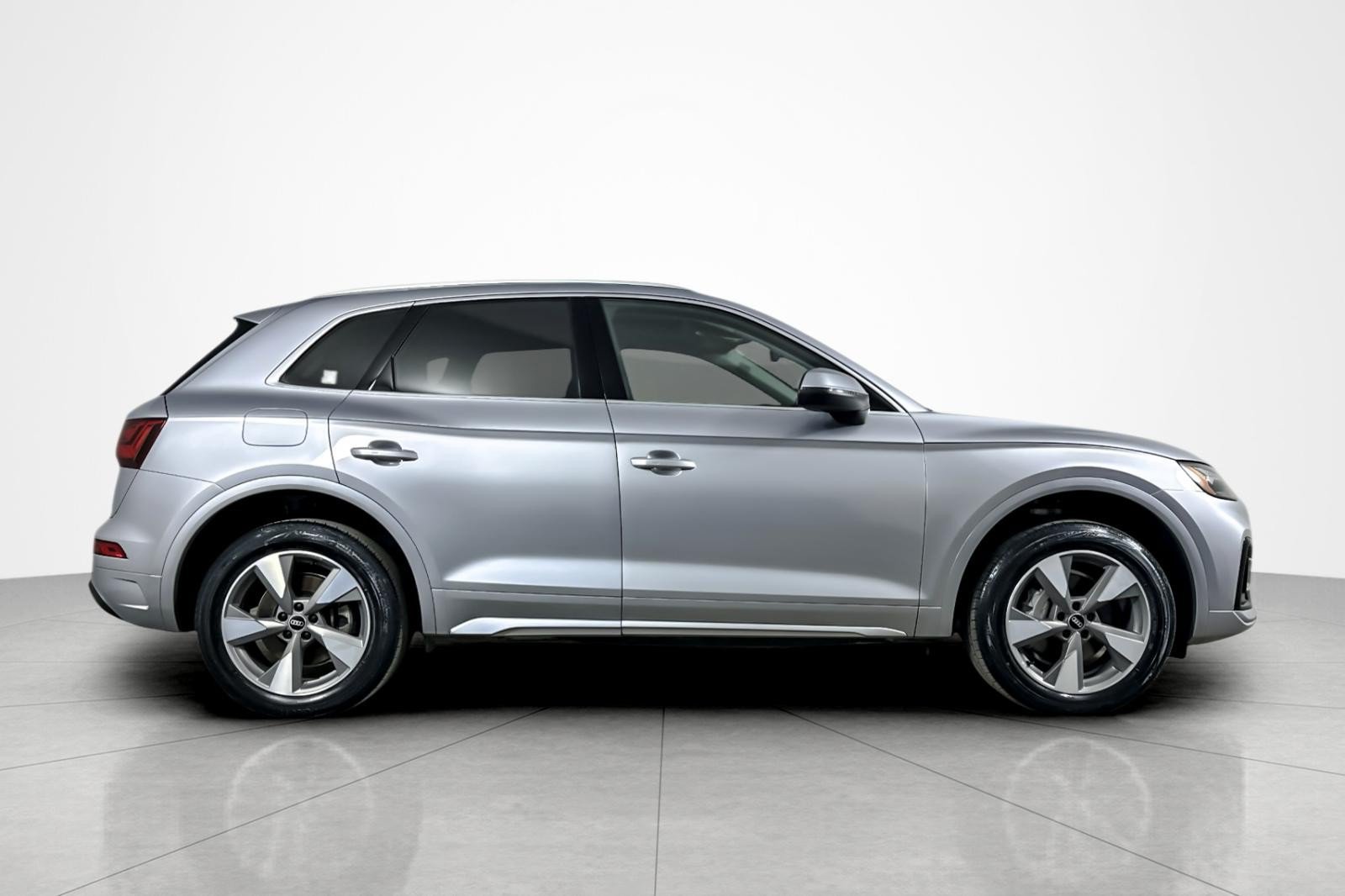 Used 2023 Audi Q5 2.0T Premium Plus w/ Premium Plus Package AWD/4WD image 6