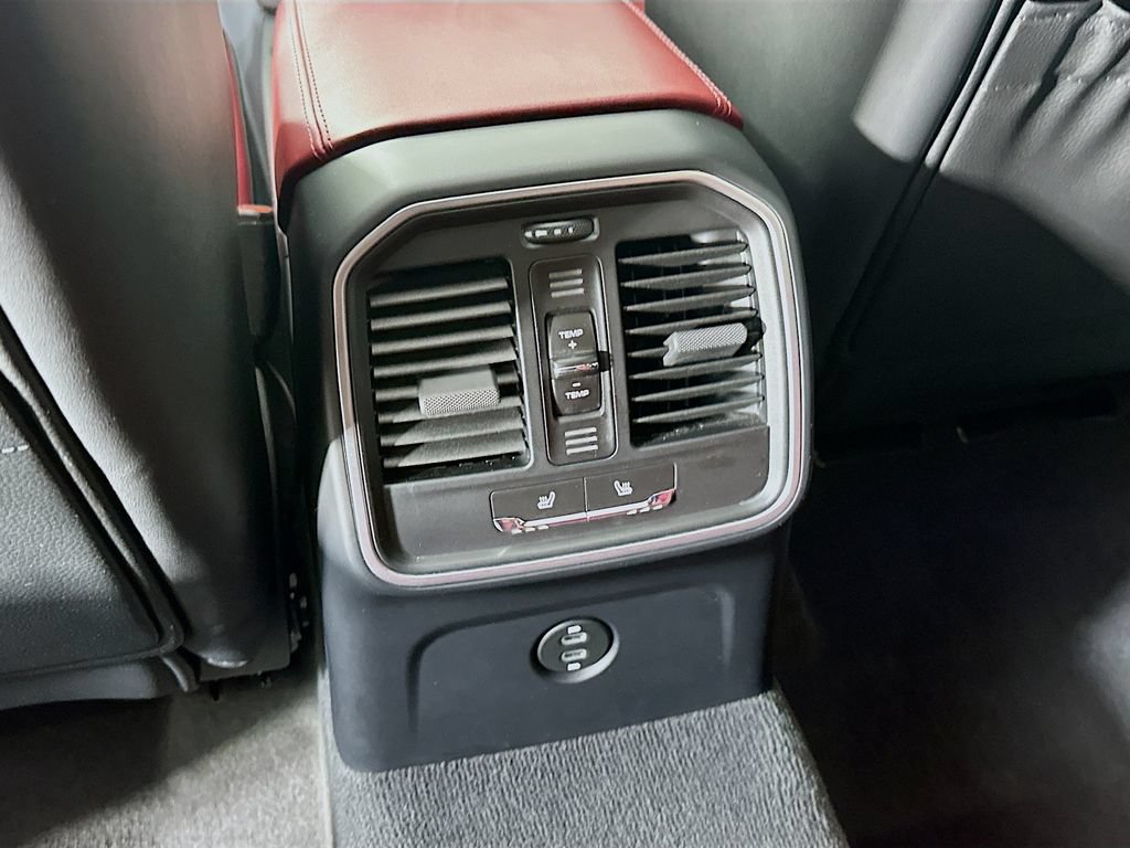 New 2025 Porsche Macan AWD/4WD image 27