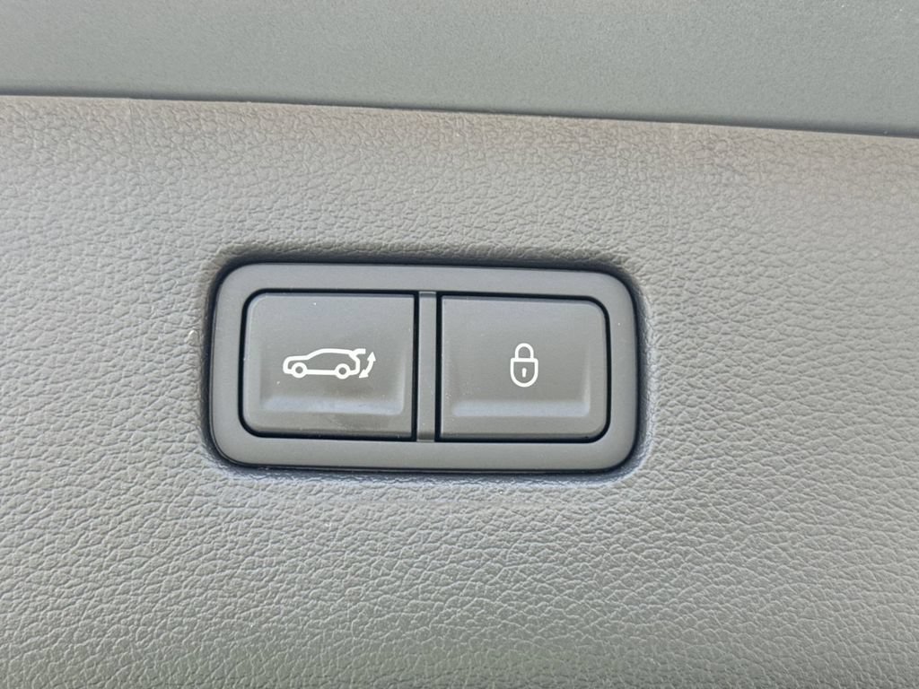 New 2025 Genesis GV80 2.5T Standard AWD/4WD image 19