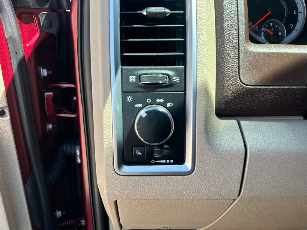 Used 2017 RAM 1500 Classic SLT RWD image 15