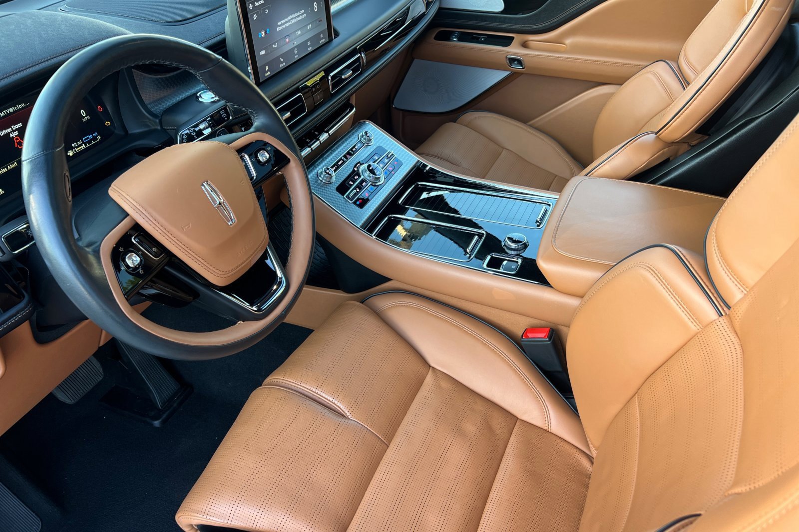 Certified 2023 Lincoln Aviator Black Label Grand Touring w/ Class IV Trailer Tow Package image 10