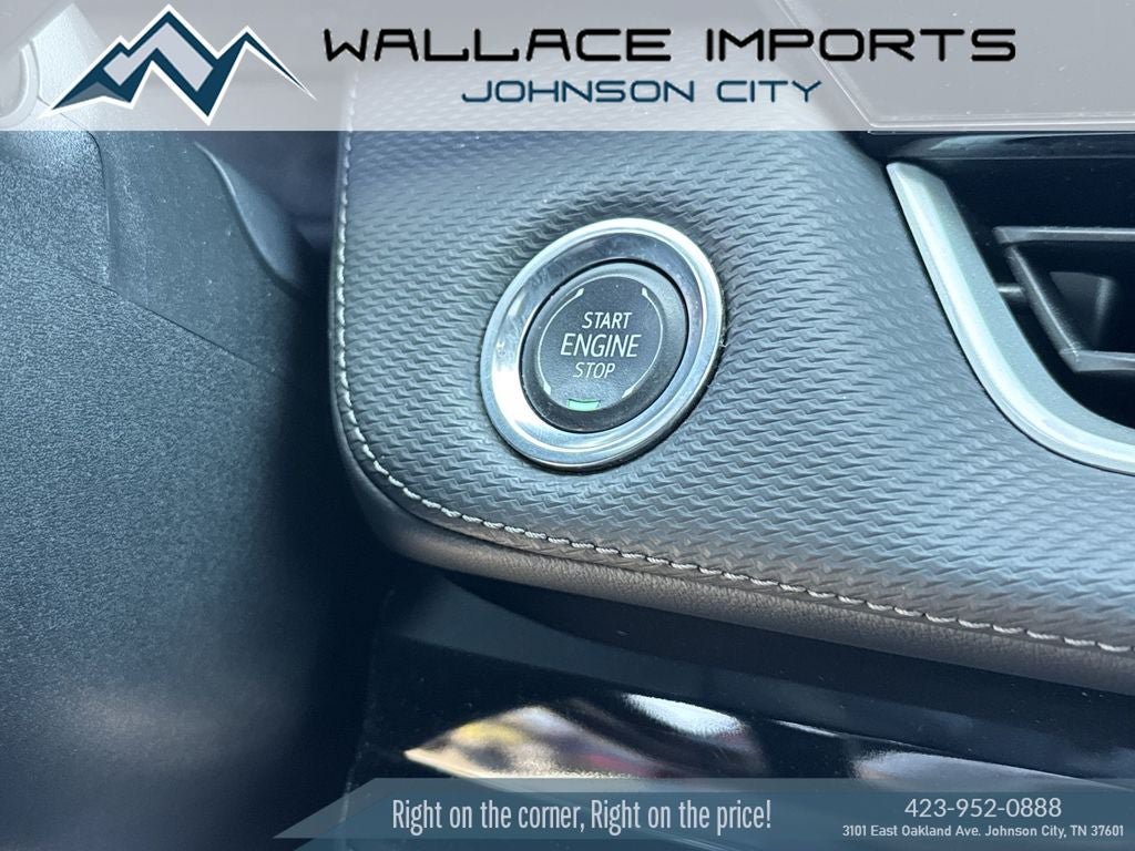 Used 2025 Chevrolet Equinox LT w/ Safety and Technology Package AWD/4WD image 21