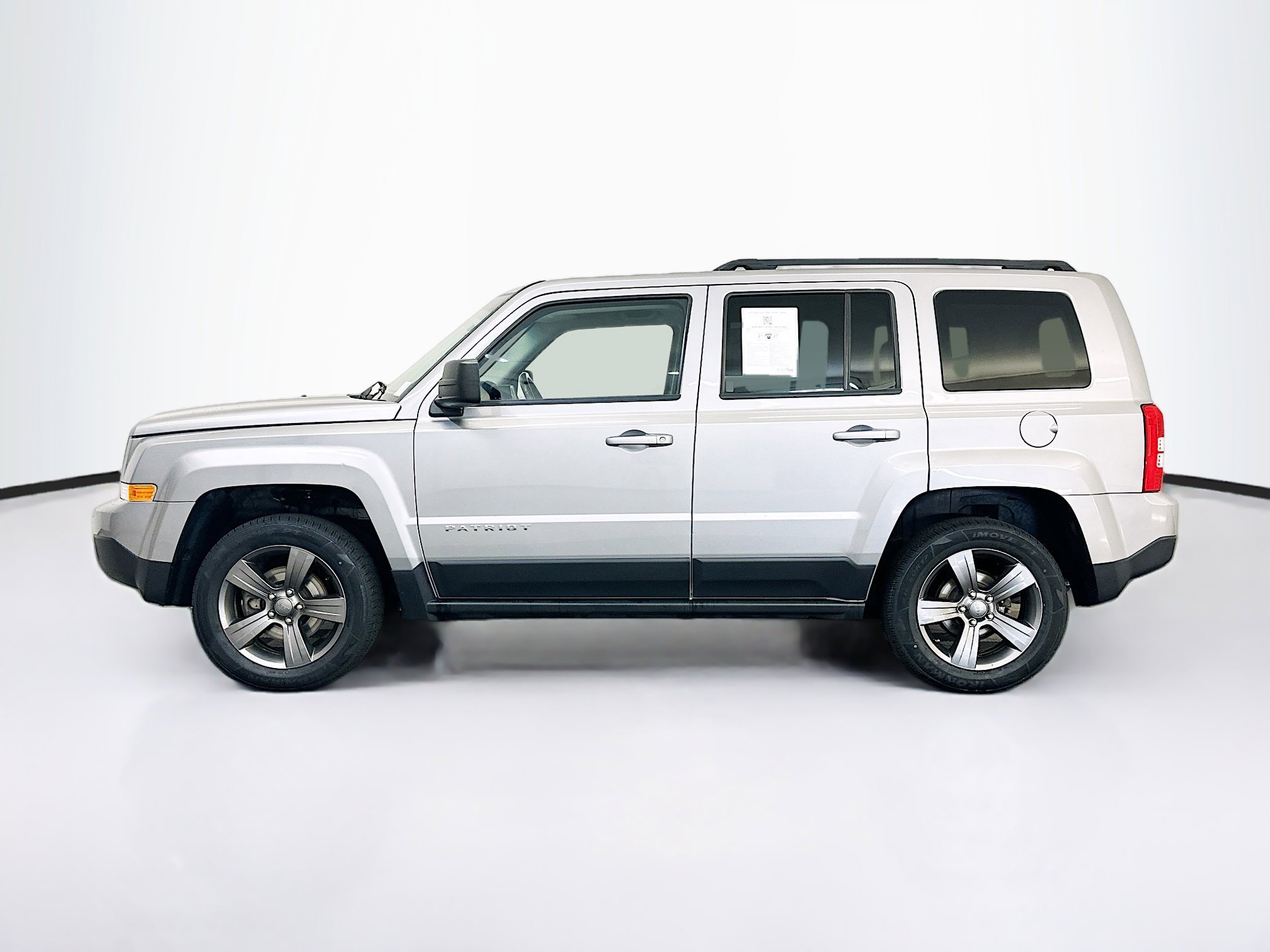 Used 2015 Jeep Patriot High Altitude AWD/4WD image 4