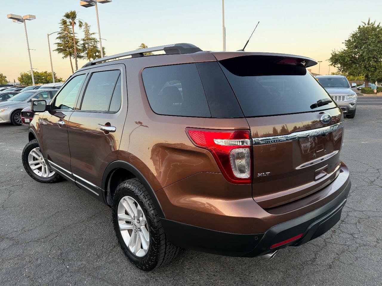 Used 2012 Ford Explorer XLT AWD/4WD image 6