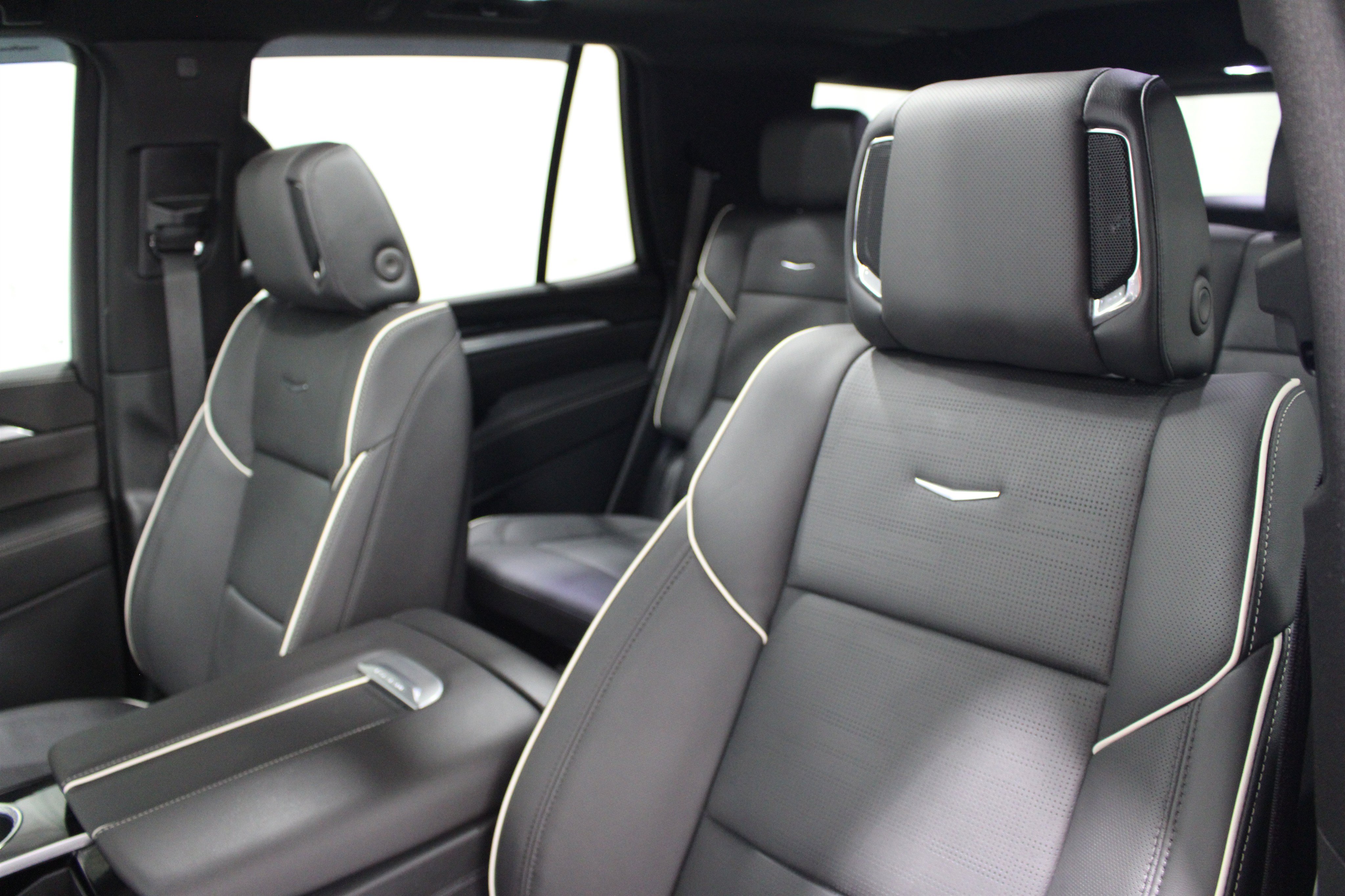 Certified 2026 Cadillac Escalade Sport w/ Touring Package AWD/4WD image 4