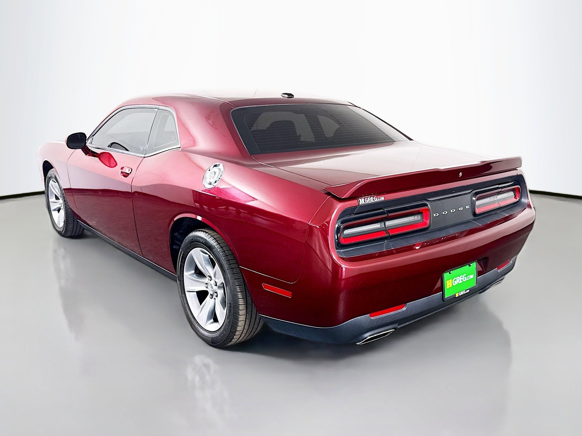 Used 2022 Dodge Challenger SXT RWD image 7