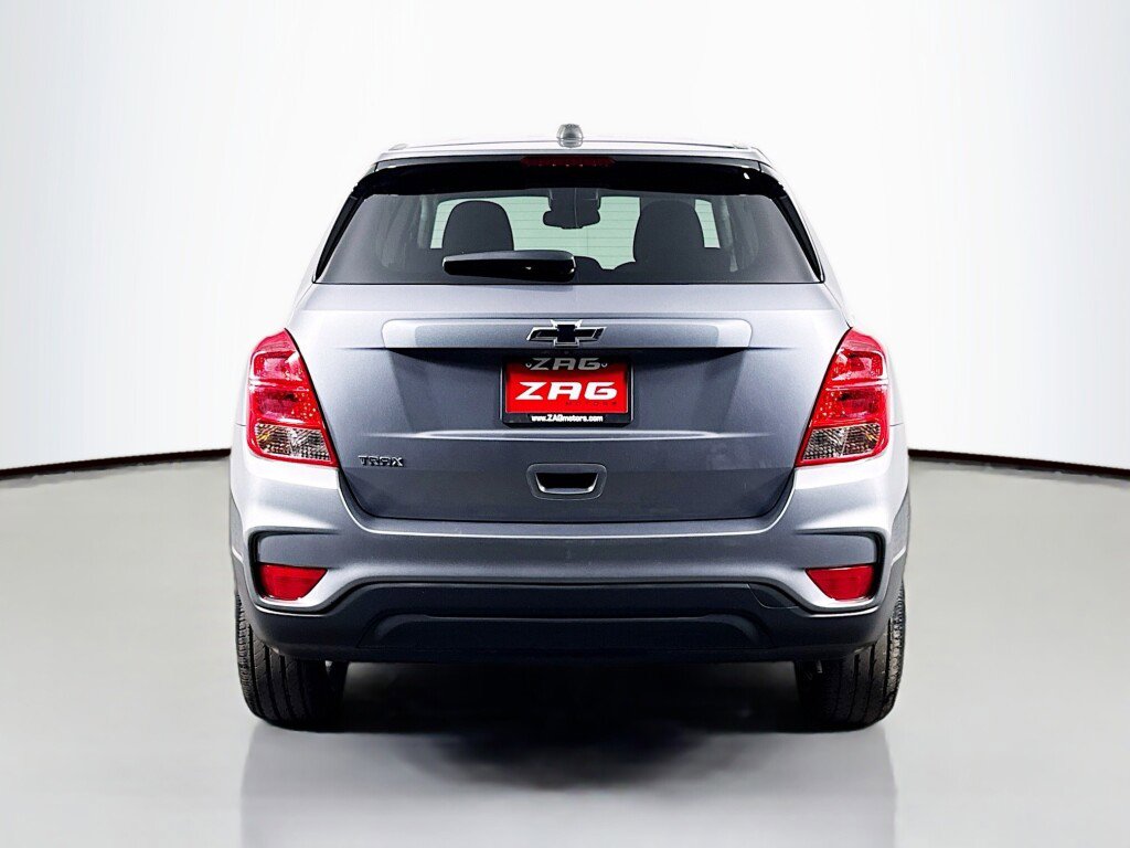 Used 2020 Chevrolet Trax LS w/ Tint and Cruise Package FWD image 4