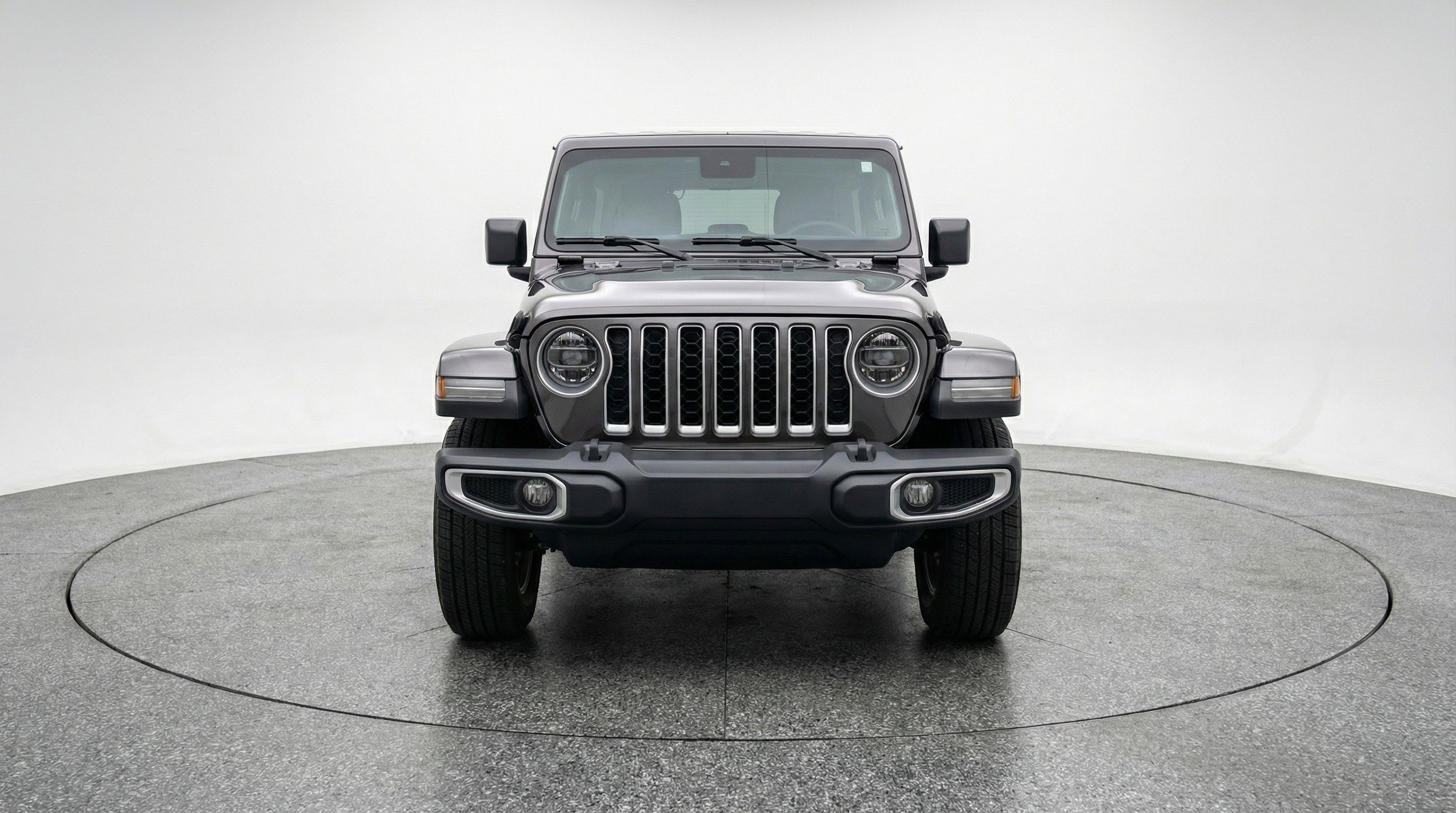 Used 2025 Jeep Wrangler Sahara image 2