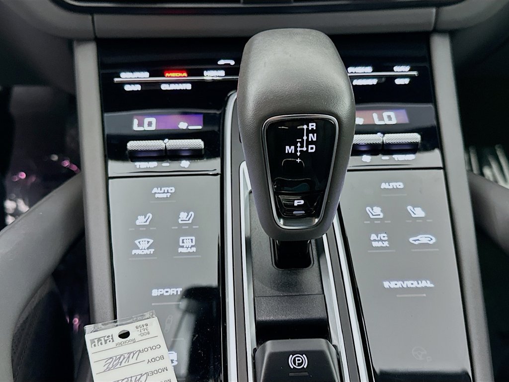 Certified 2022 Porsche Cayenne AWD/4WD image 19