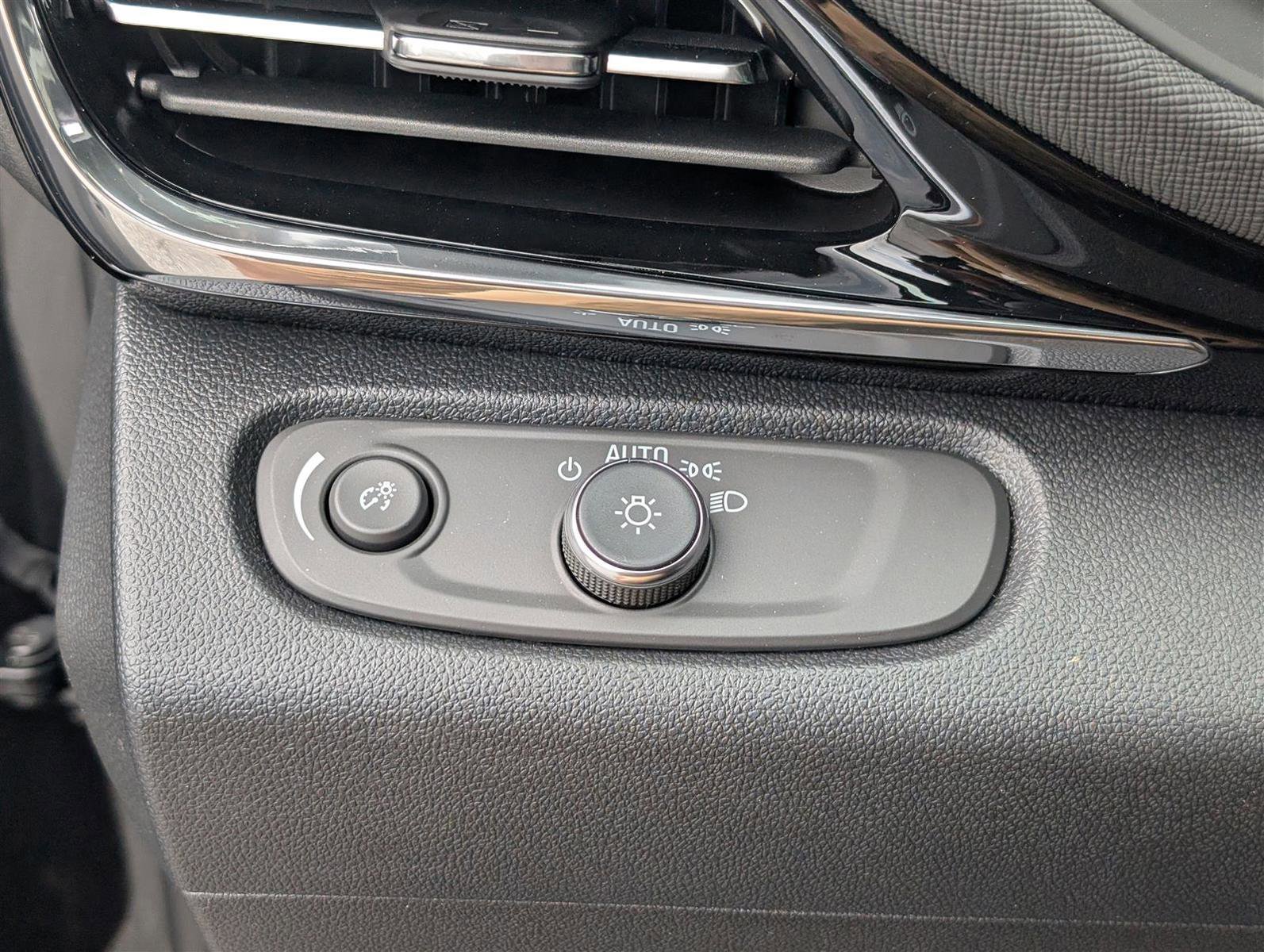 New 2025 Buick Envista Avenir image 21