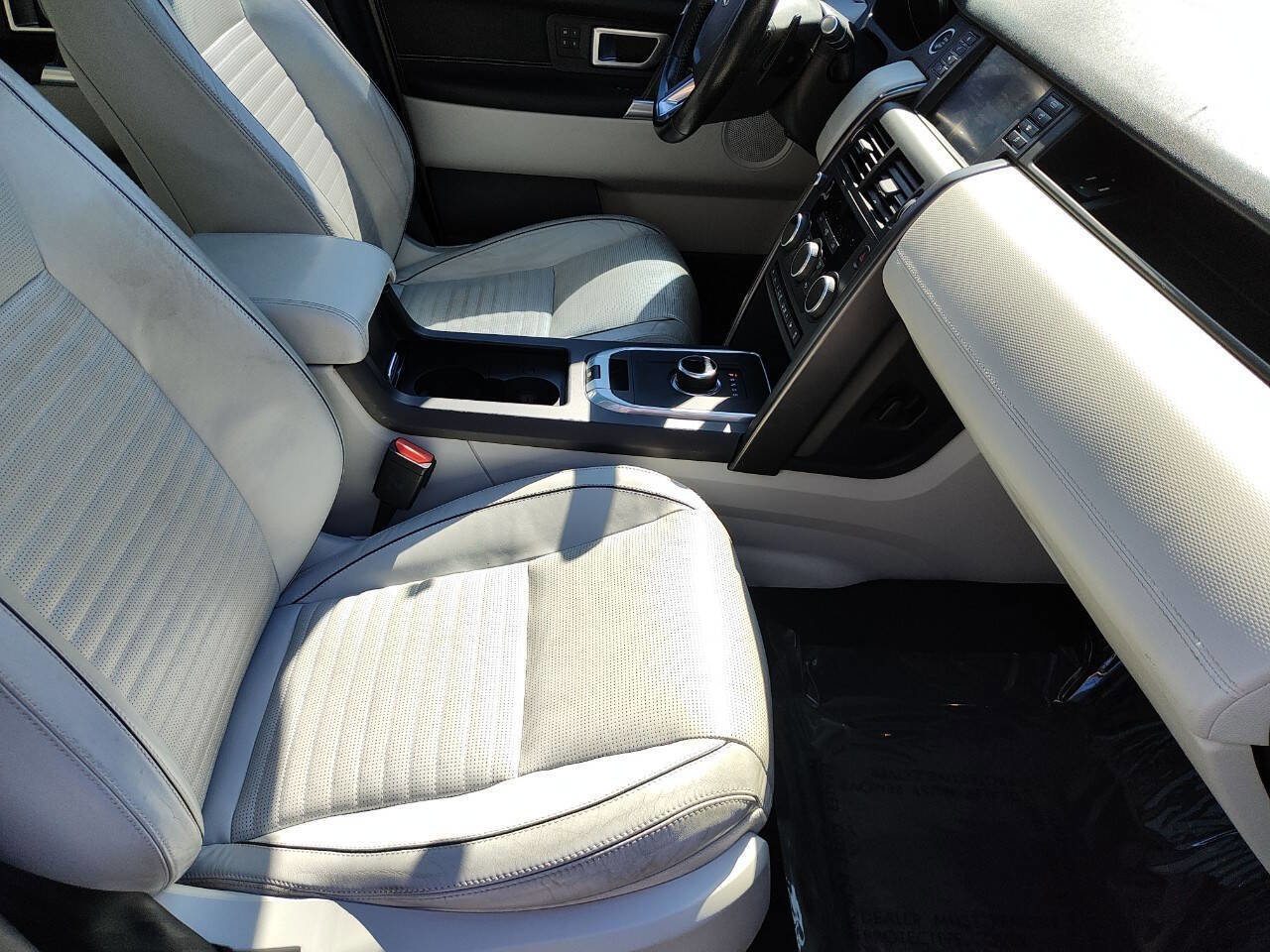 Used 2017 Land Rover Discovery Sport HSE image 51